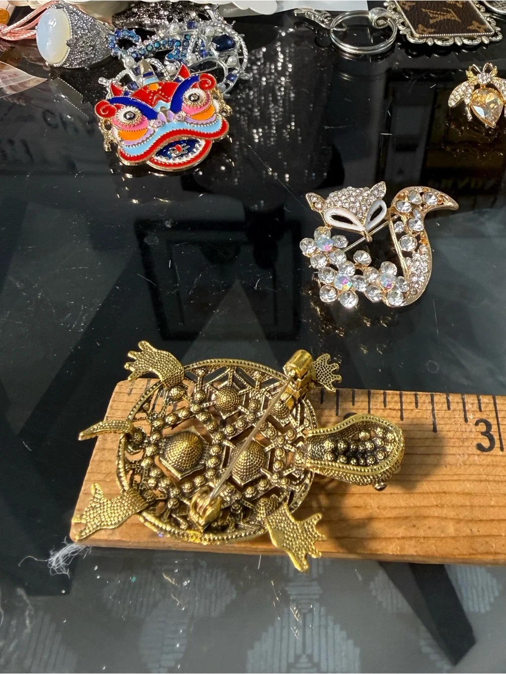 N/A elegant gold